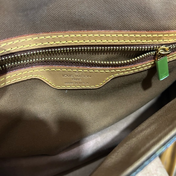 Louis Vuitton Monogram Mini Looping - Picture 6 of 6